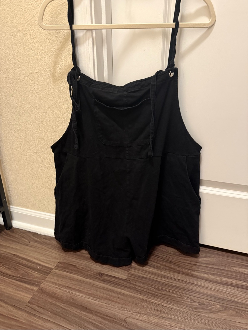 Black Women's Pocket Romper- Casual Sleeveless Overalls